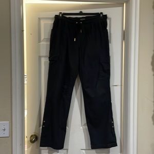 Jannuu Women’s Scrub cargo pants.